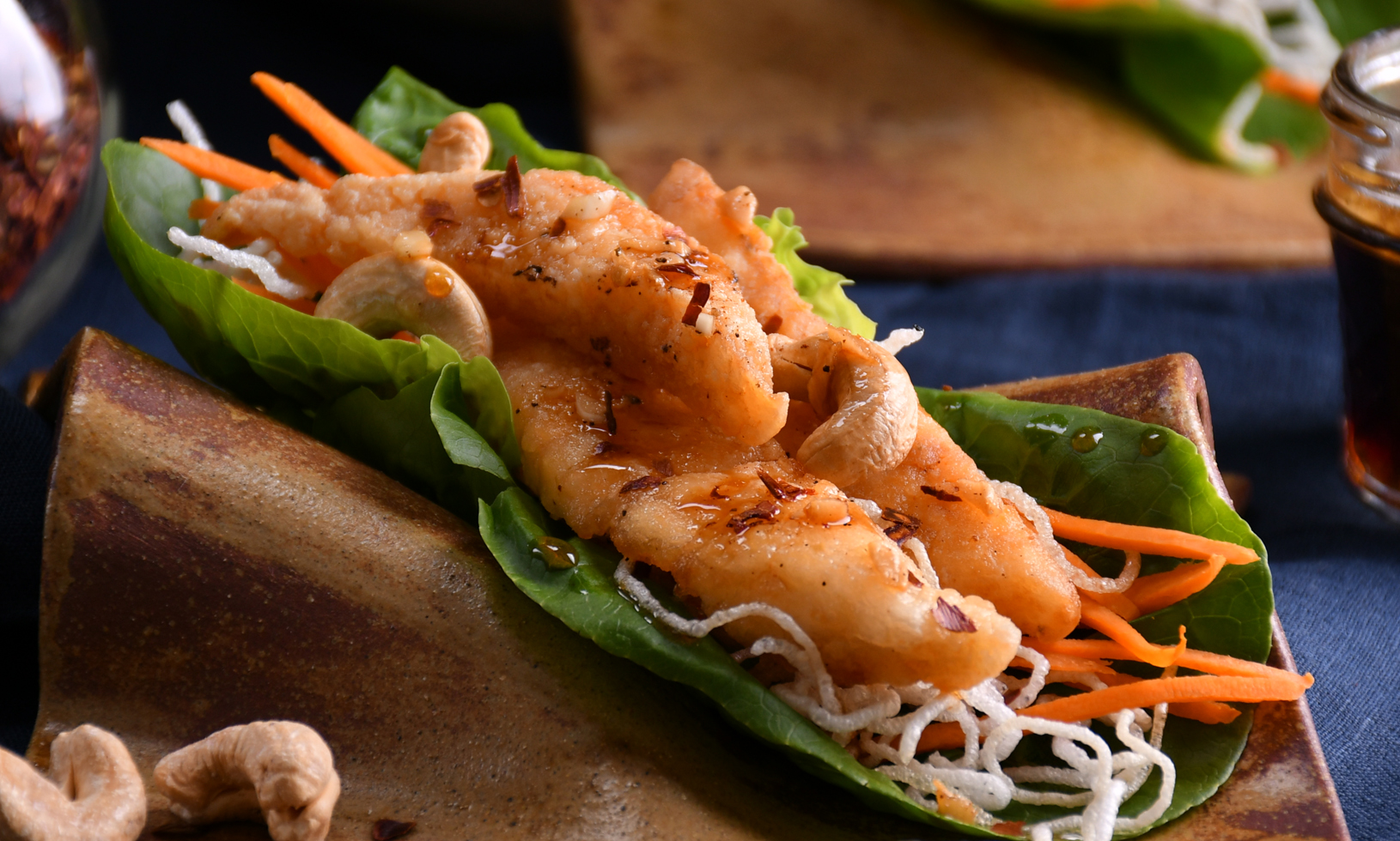 Tacos de lechuga con pescado