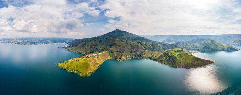 Regal Springs* empieza a criar en el Lago Toba, el lago volcánico más grande del mundo